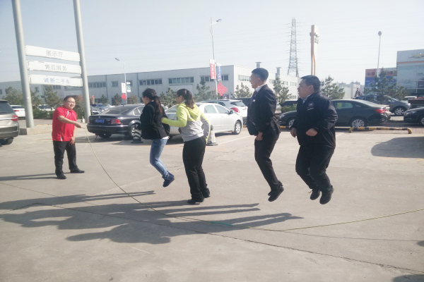 趣味活動之跳繩比賽.jpg 趣味活動之跳繩比賽.jpg